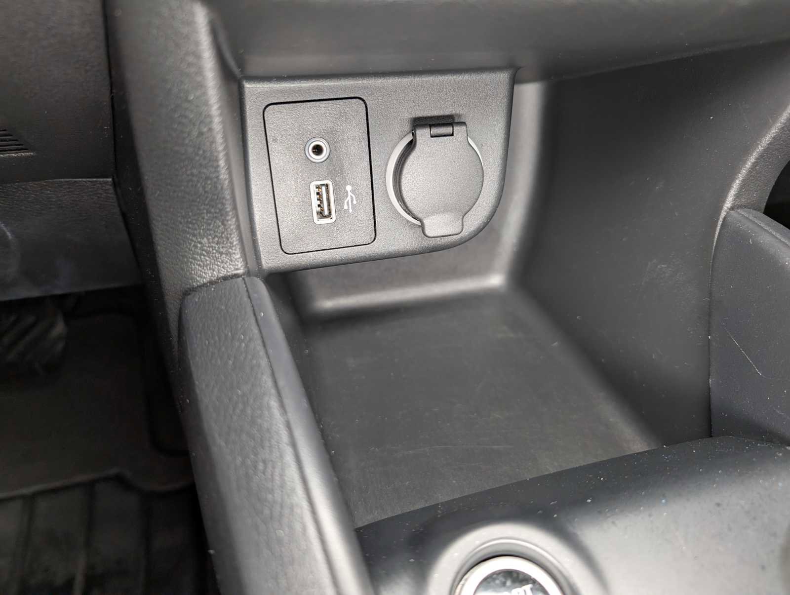 Used 2023 Nissan Kicks S image 28