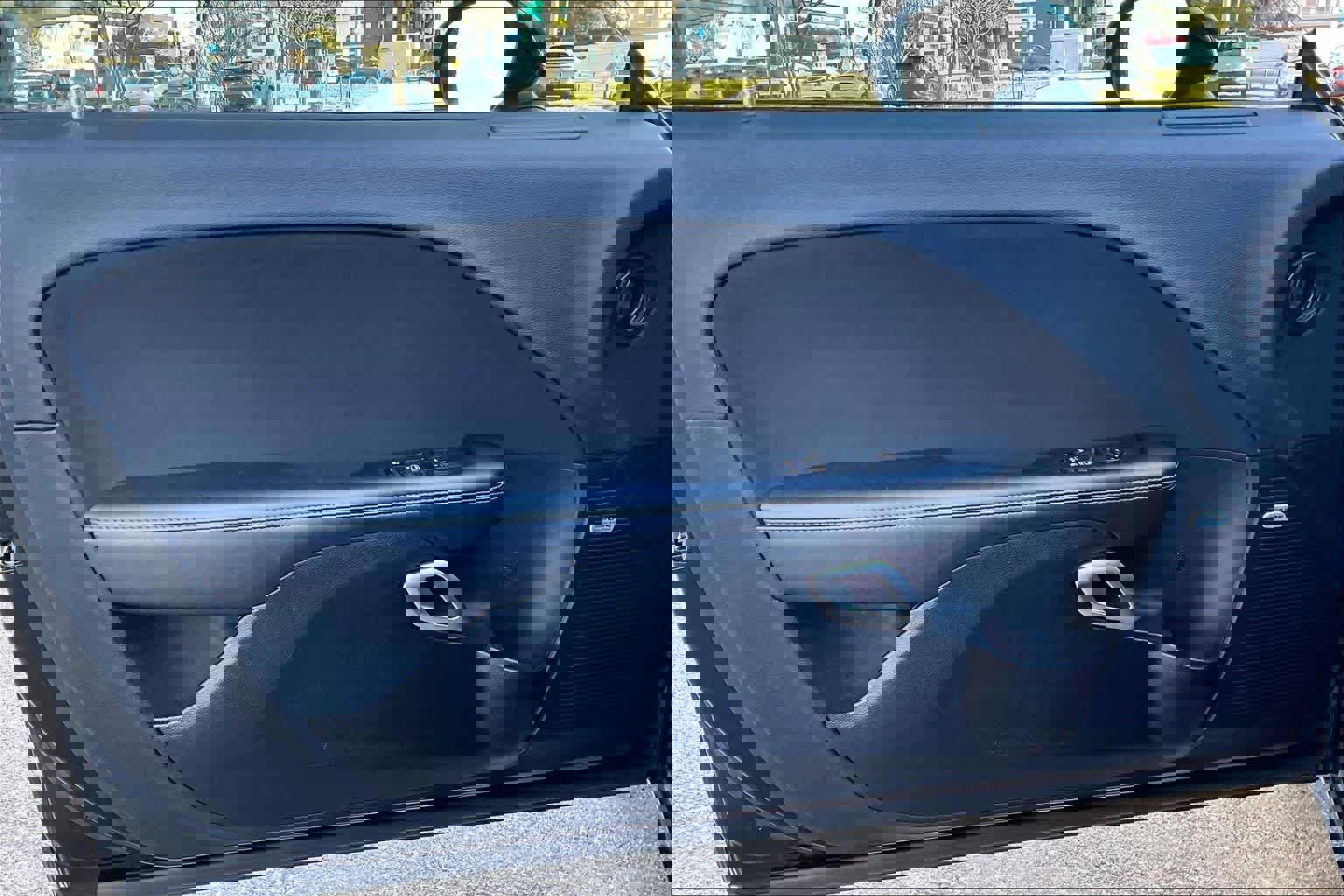 Used 2023 Dodge Challenger SXT image 17