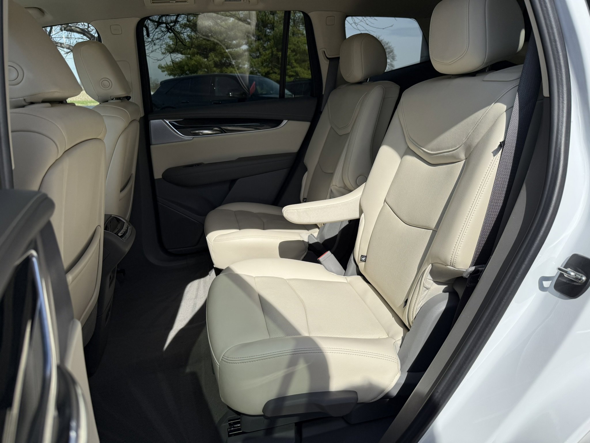 Used 2023 Cadillac XT6 Premium Luxury w/ Technology Package image 18