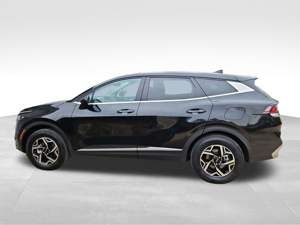 Used 2024 Kia Sportage LX image 4