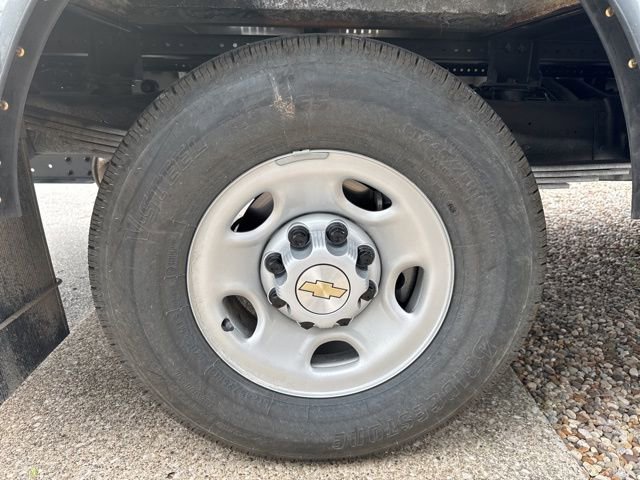 New 2025 Chevrolet Express 3500 RWD image 26