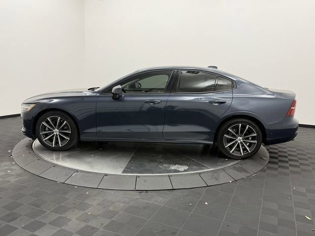 Used 2021 Volvo S60 T5 Momentum w/ Premium Package image 4