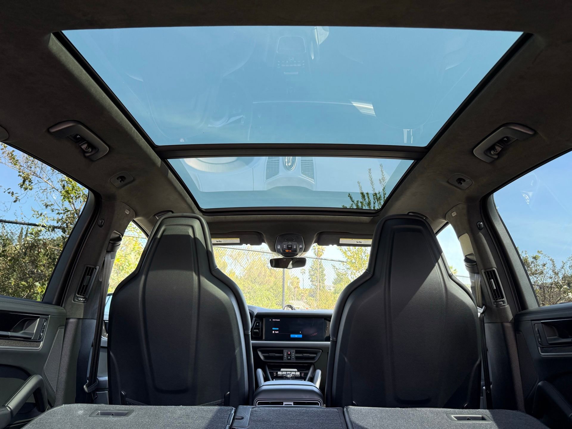 Certified 2025 Porsche Cayenne Turbo image 34