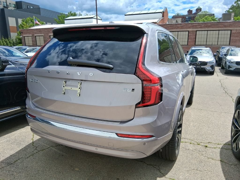 New 2026 Volvo XC90 B6 Plus w/ Protection Package Premier AWD/4WD image 6
