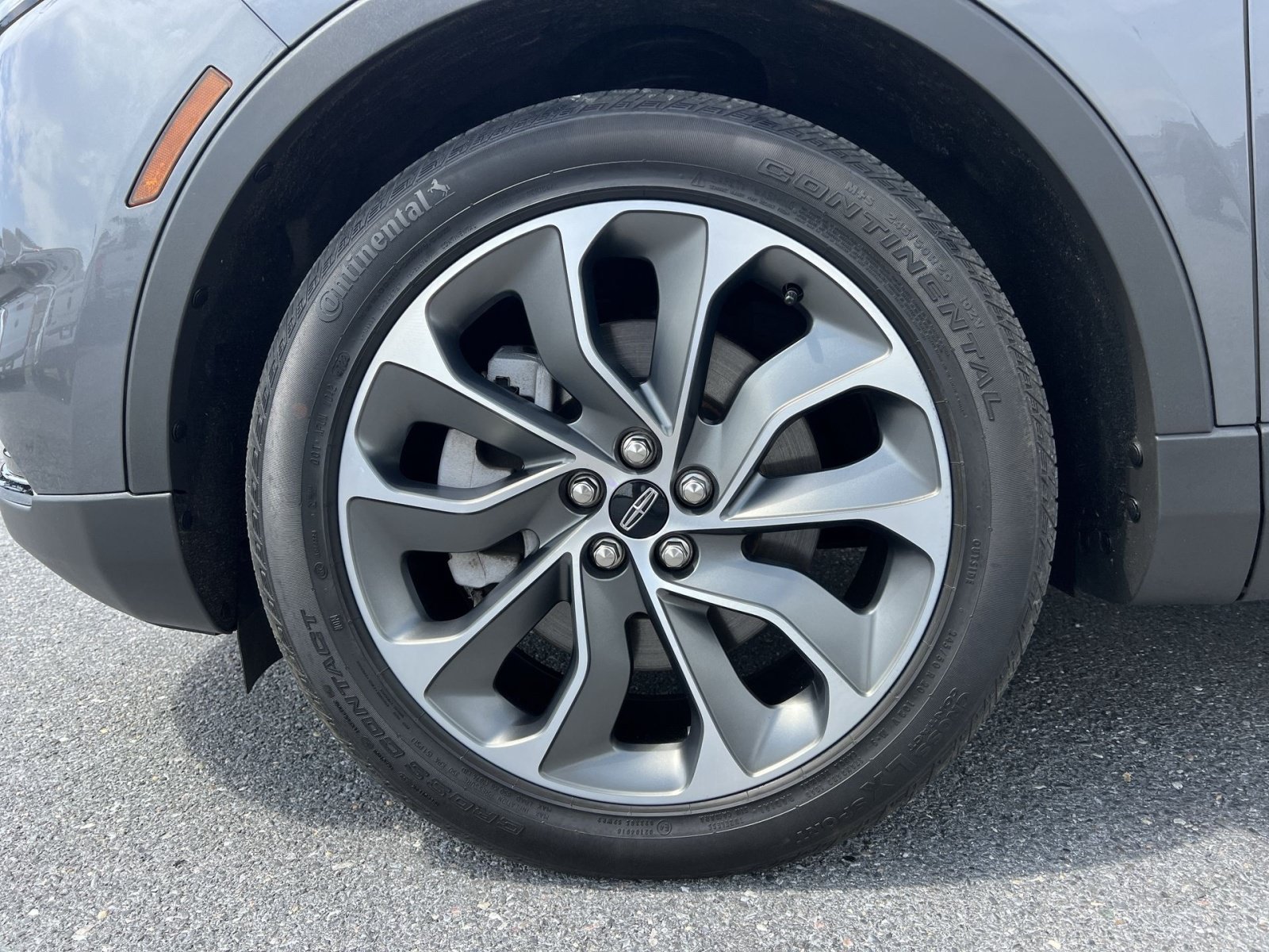 Used 2023 Lincoln Nautilus Reserve AWD/4WD image 12