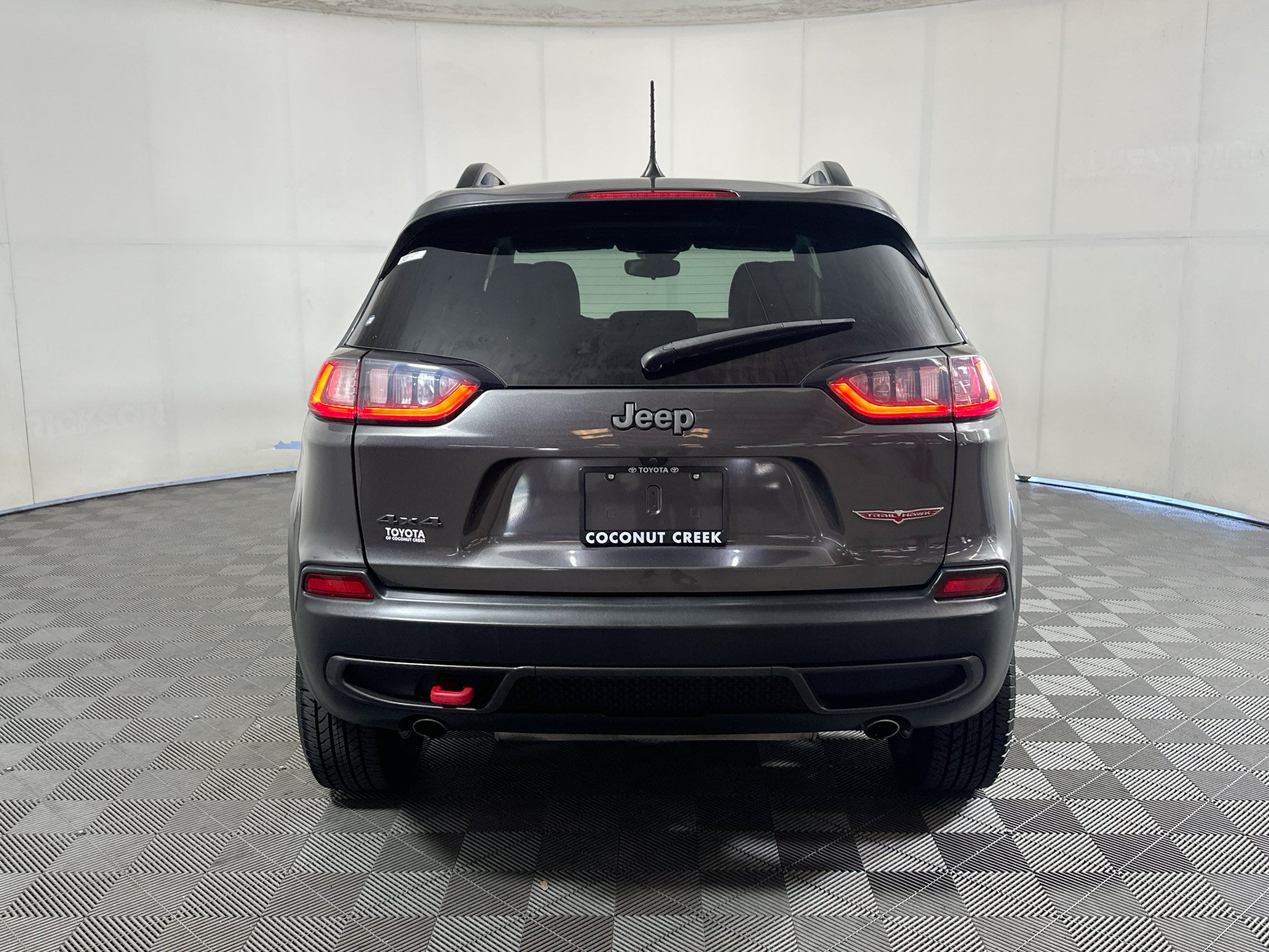 Used 2022 Jeep Cherokee Trailhawk AWD/4WD image 4
