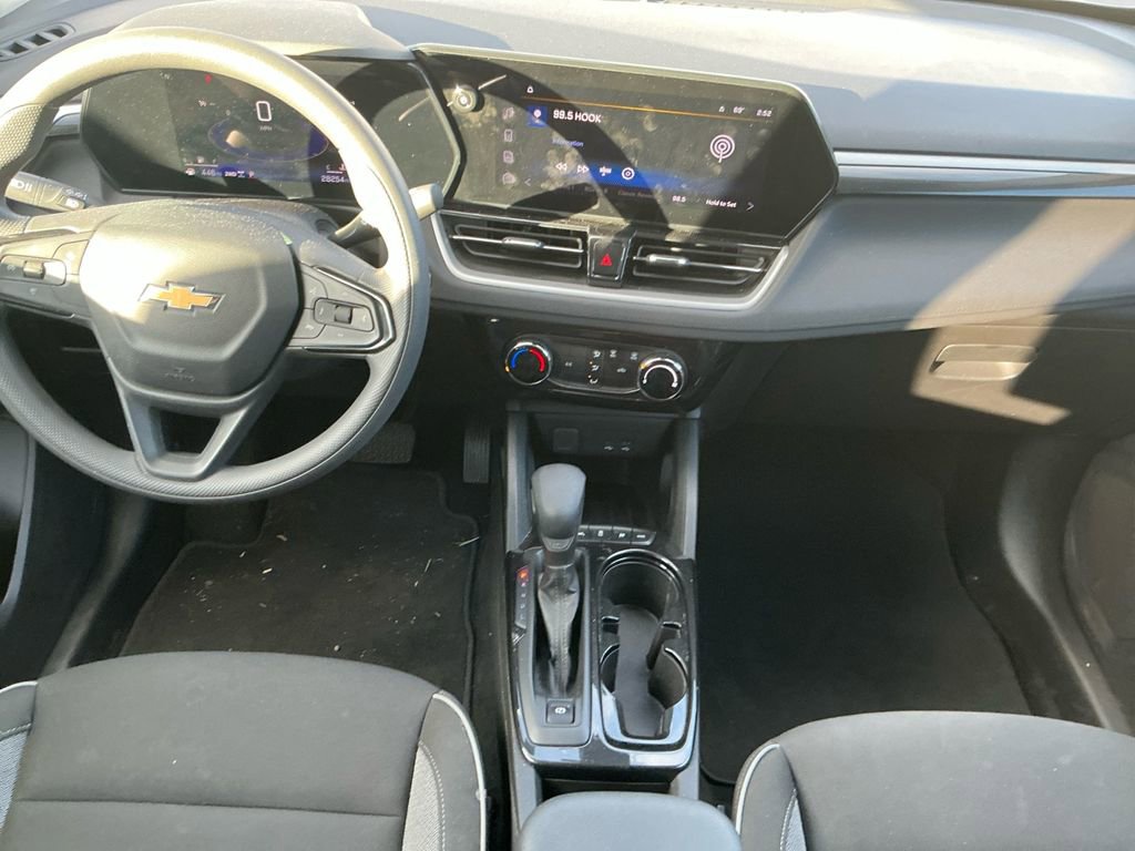 Used 2025 Chevrolet TrailBlazer LT image 11