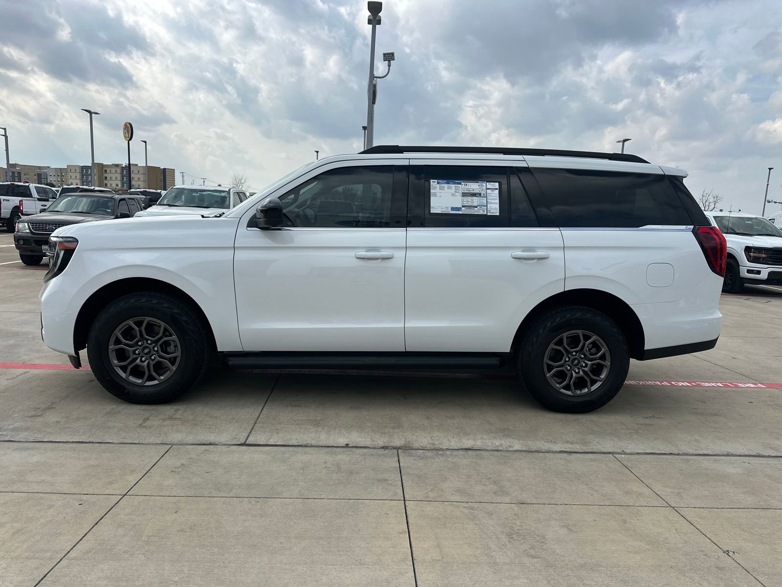 New 2025 Ford Expedition Active image 2