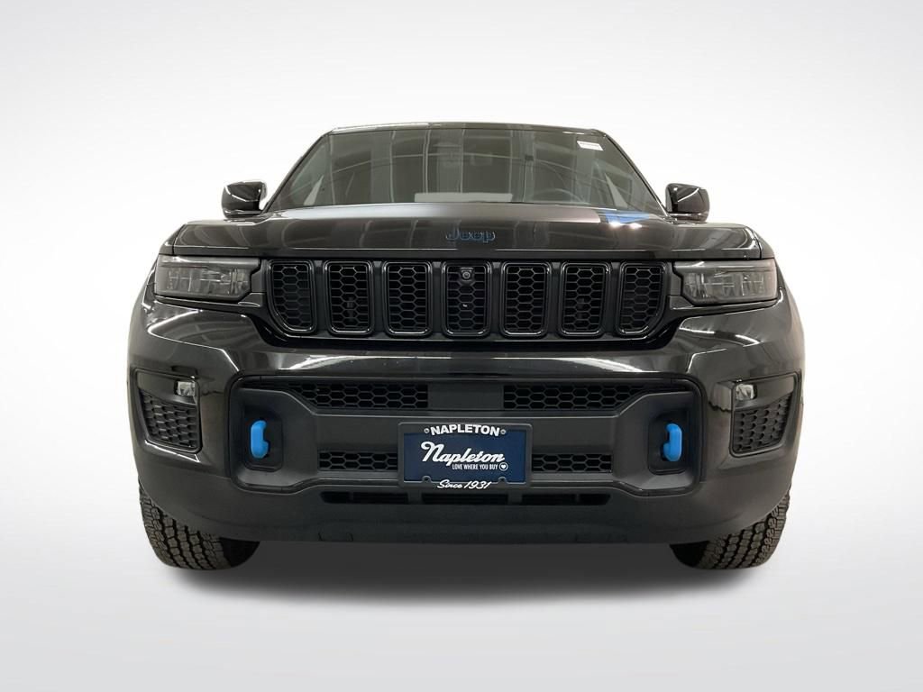 Used 2023 Jeep Grand Cherokee Trailhawk w/ Luxury Tech Group III AWD/4WD image 5