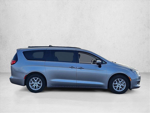 Used 2021 Chrysler Voyager Lxi FWD image 4