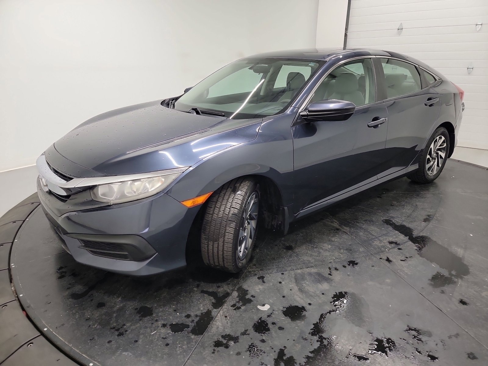 Used 2017 Honda Civic EX image 3