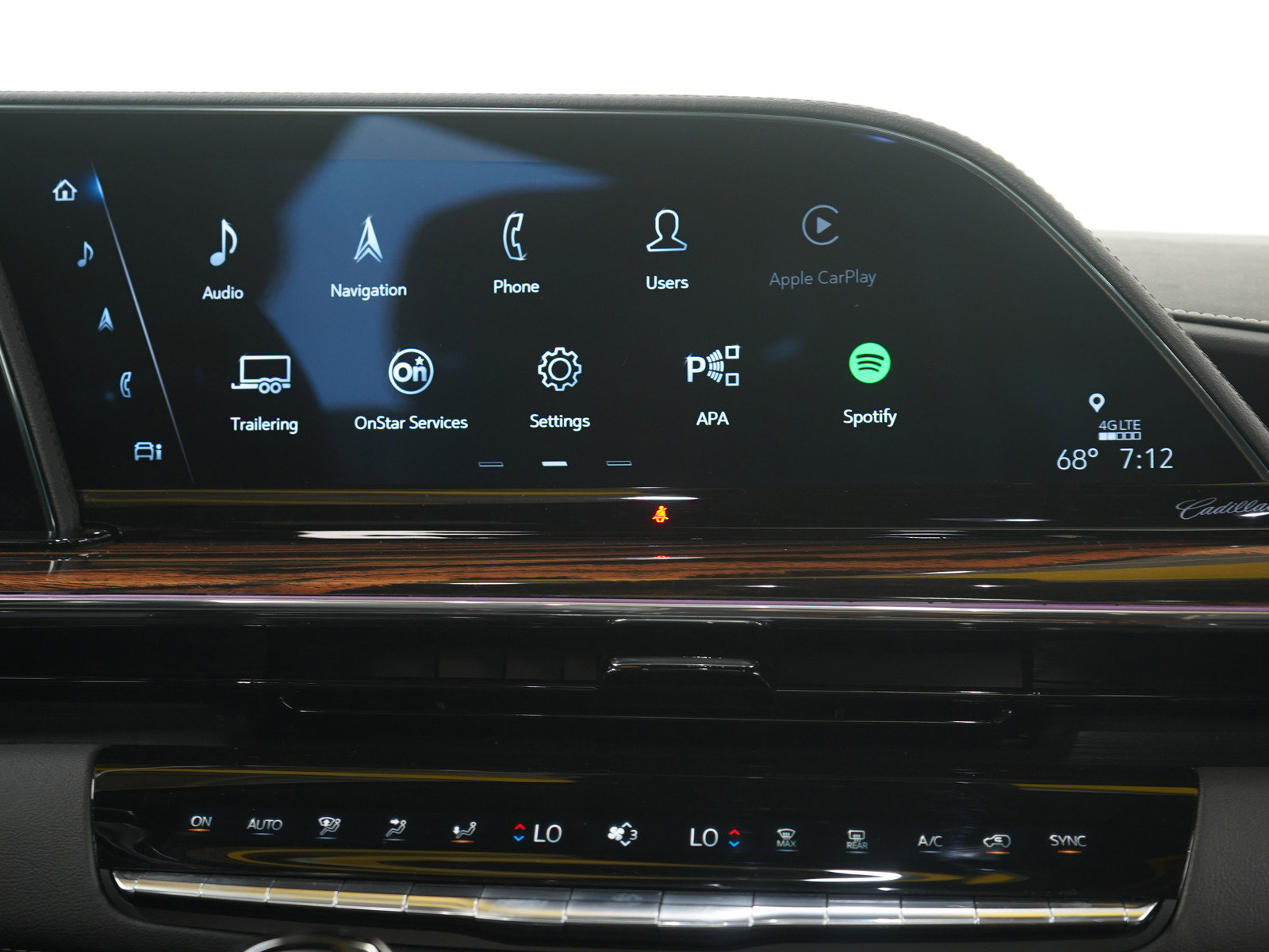 Used 2024 Cadillac Escalade Premium Luxury w/ Performance Package image 18