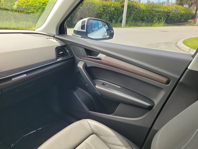 Used 2022 Audi Q5 2.0T Premium AWD/4WD image 14