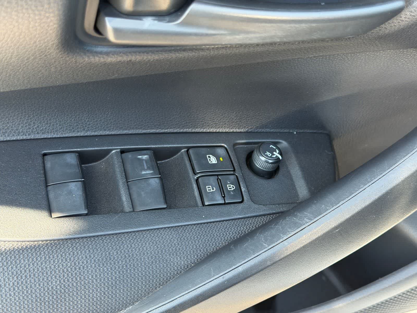 Used 2022 Toyota Corolla LE w/ Carpet Mat Package (TMS) FWD image 15
