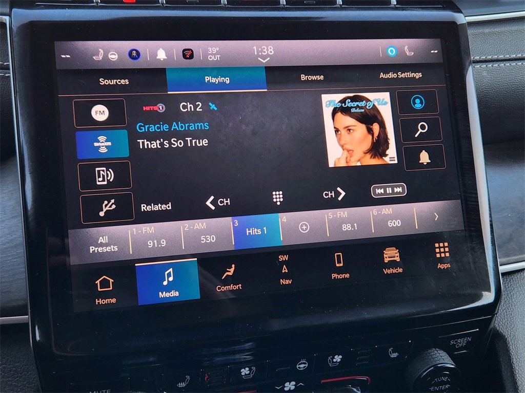 Used 2023 Jeep Grand Cherokee Limited w/ Luxury Tech Group II image 12