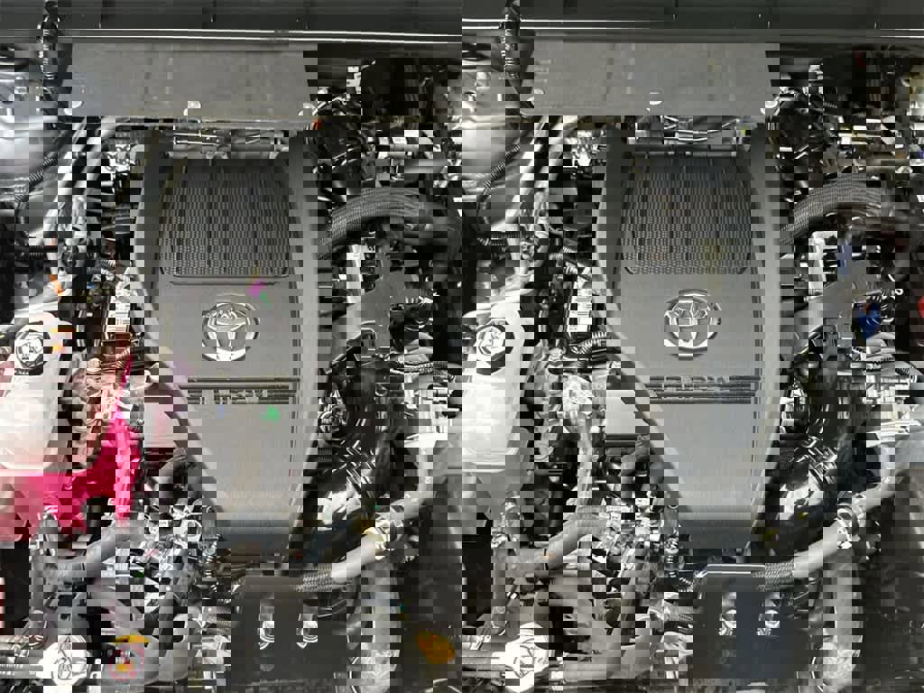 Used 2023 Toyota Highlander XLE image 12