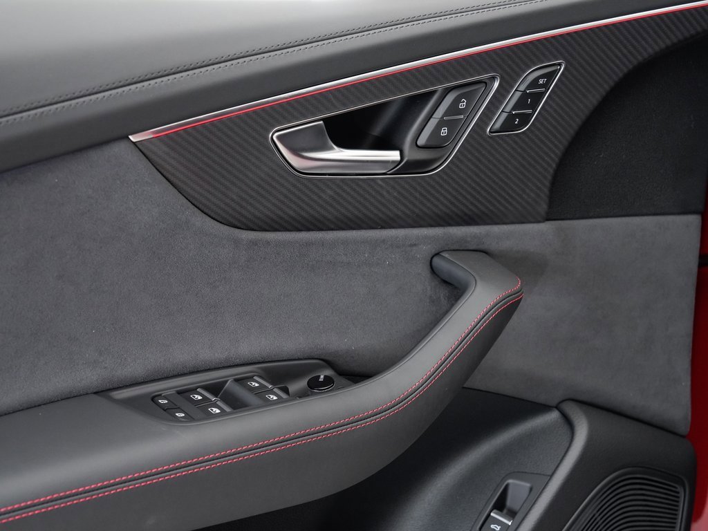 New 2025 Audi RS Q8 performance image 8