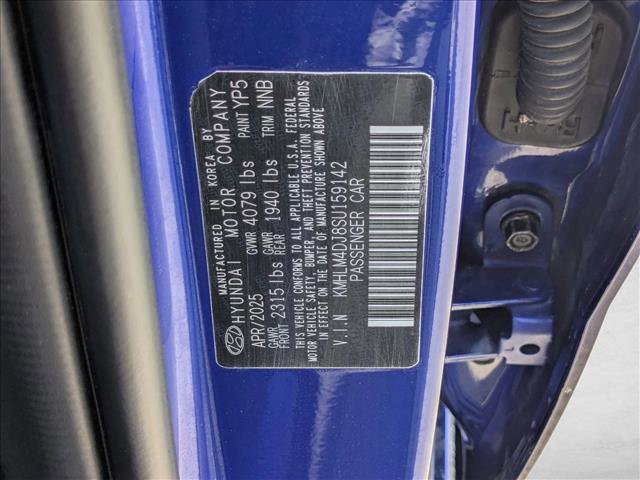 Used 2025 Hyundai Elantra SEL image 24