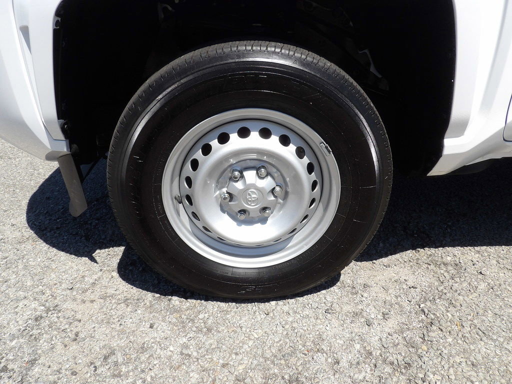 Used 2024 Toyota Tacoma SR RWD image 39