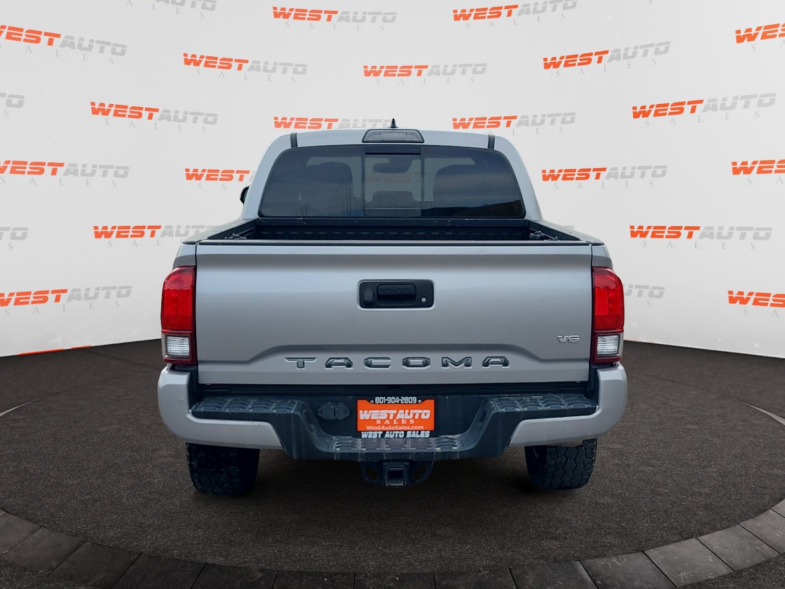 Used 2019 Toyota Tacoma TRD Sport AWD/4WD image 4