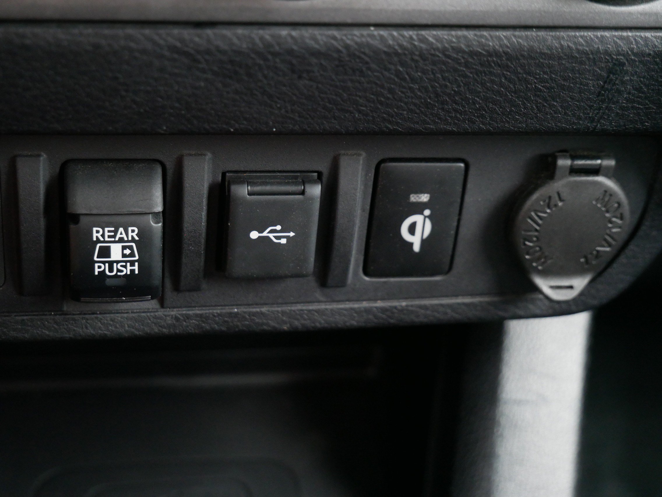 Used 2021 Toyota Tacoma TRD Off-Road AWD/4WD image 32