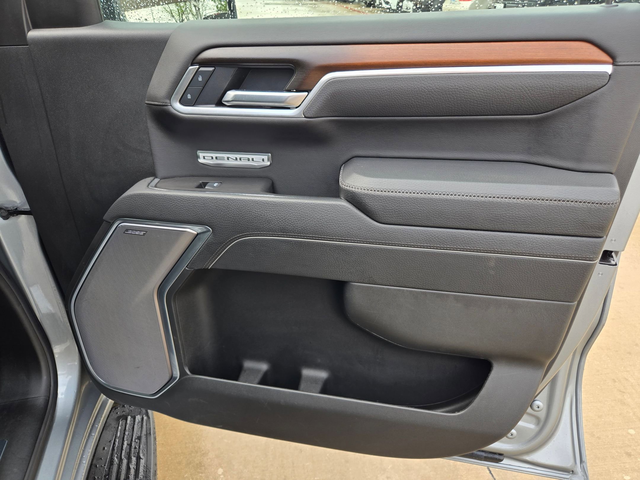 Certified 2025 GMC Sierra 1500 Denali w/ Technology Package RWD image 24