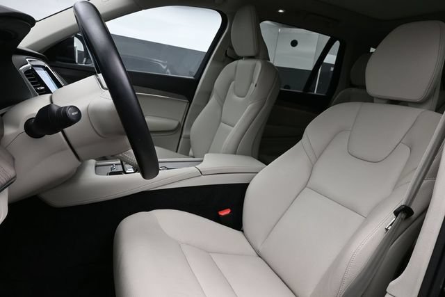 Used 2023 Volvo XC90 B6 Plus w/ Protection Package AWD/4WD image 10