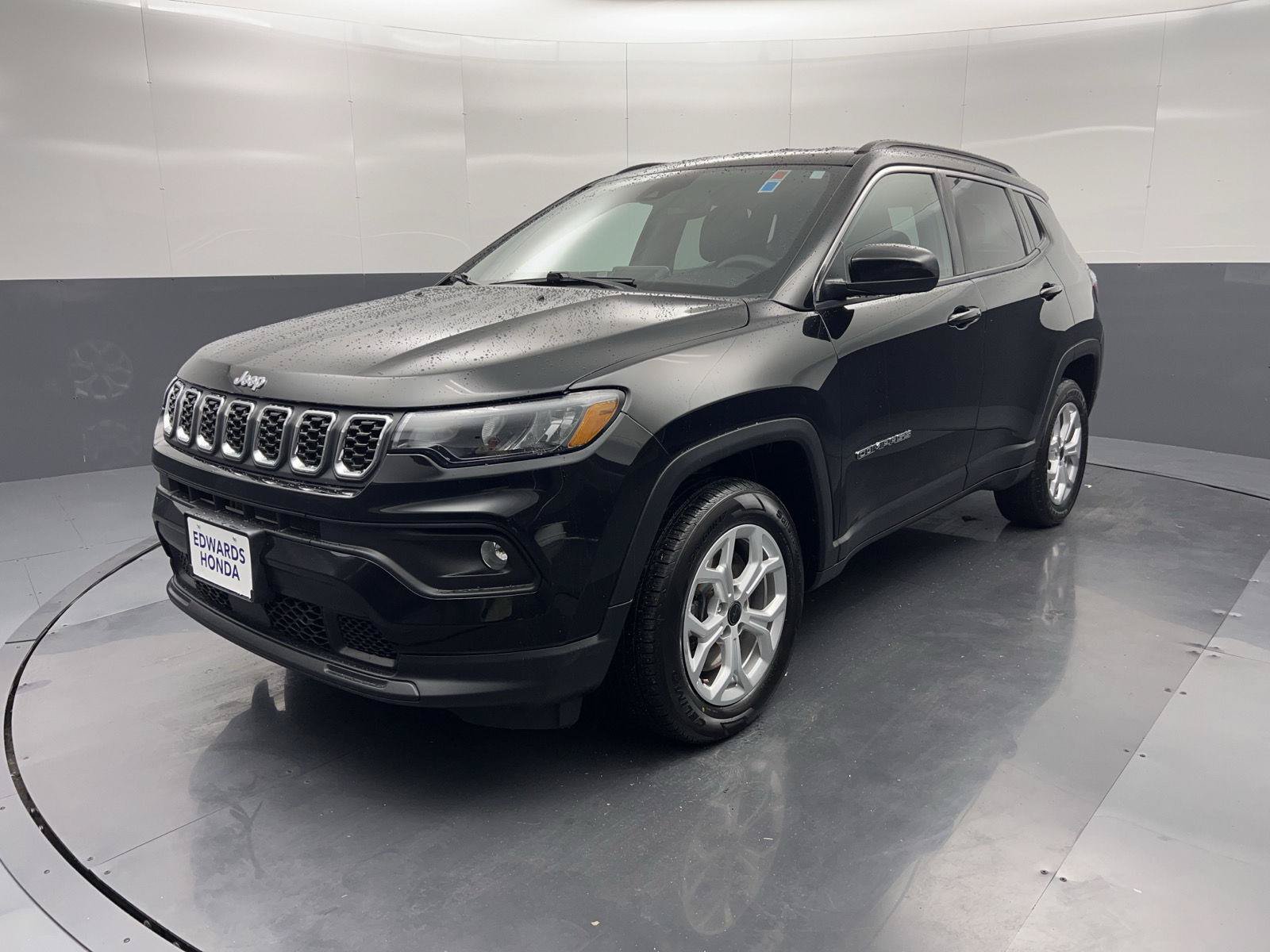 Used 2025 Jeep Compass Latitude AWD/4WD image 29