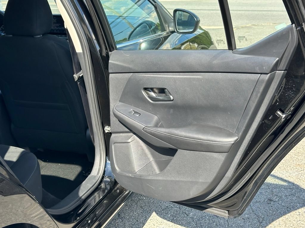 Used 2025 Nissan Sentra SV FWD image 17