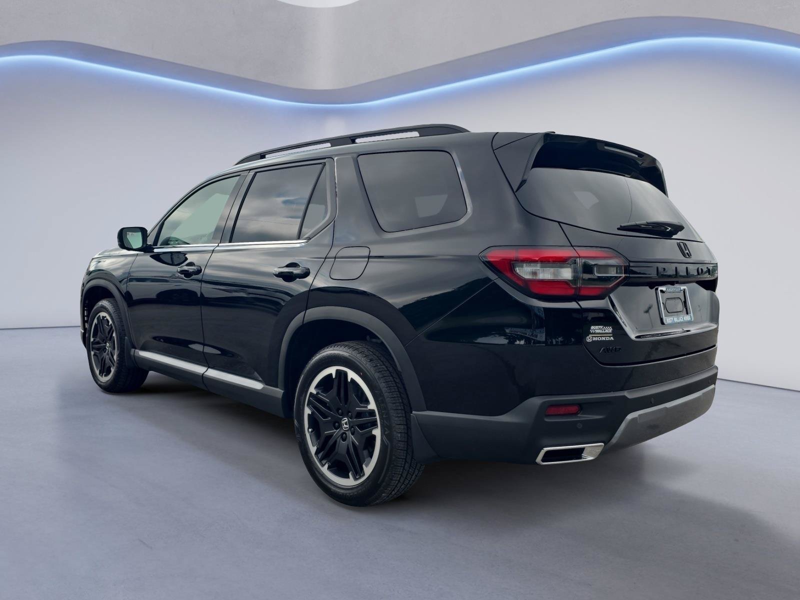New 2026 Honda Pilot Touring image 3
