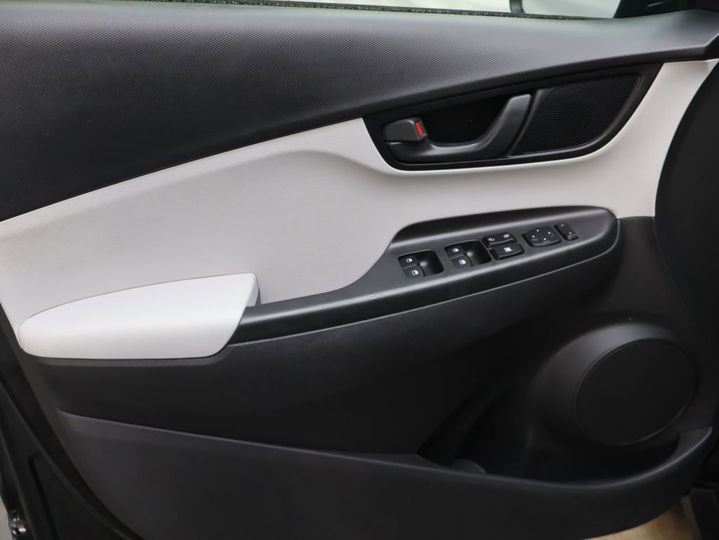 Used 2023 Hyundai Kona SEL FWD image 16