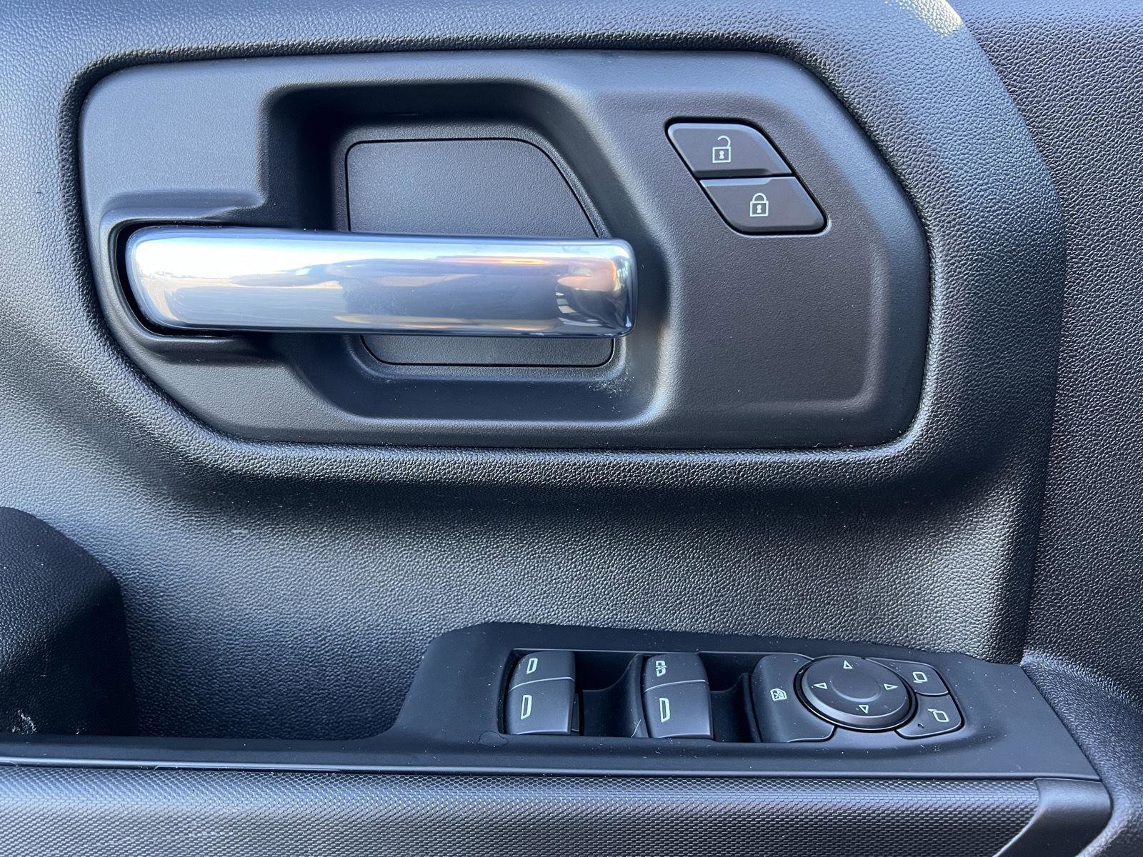 Used 2023 Chevrolet Silverado 2500 Custom w/ Custom Value Package image 15