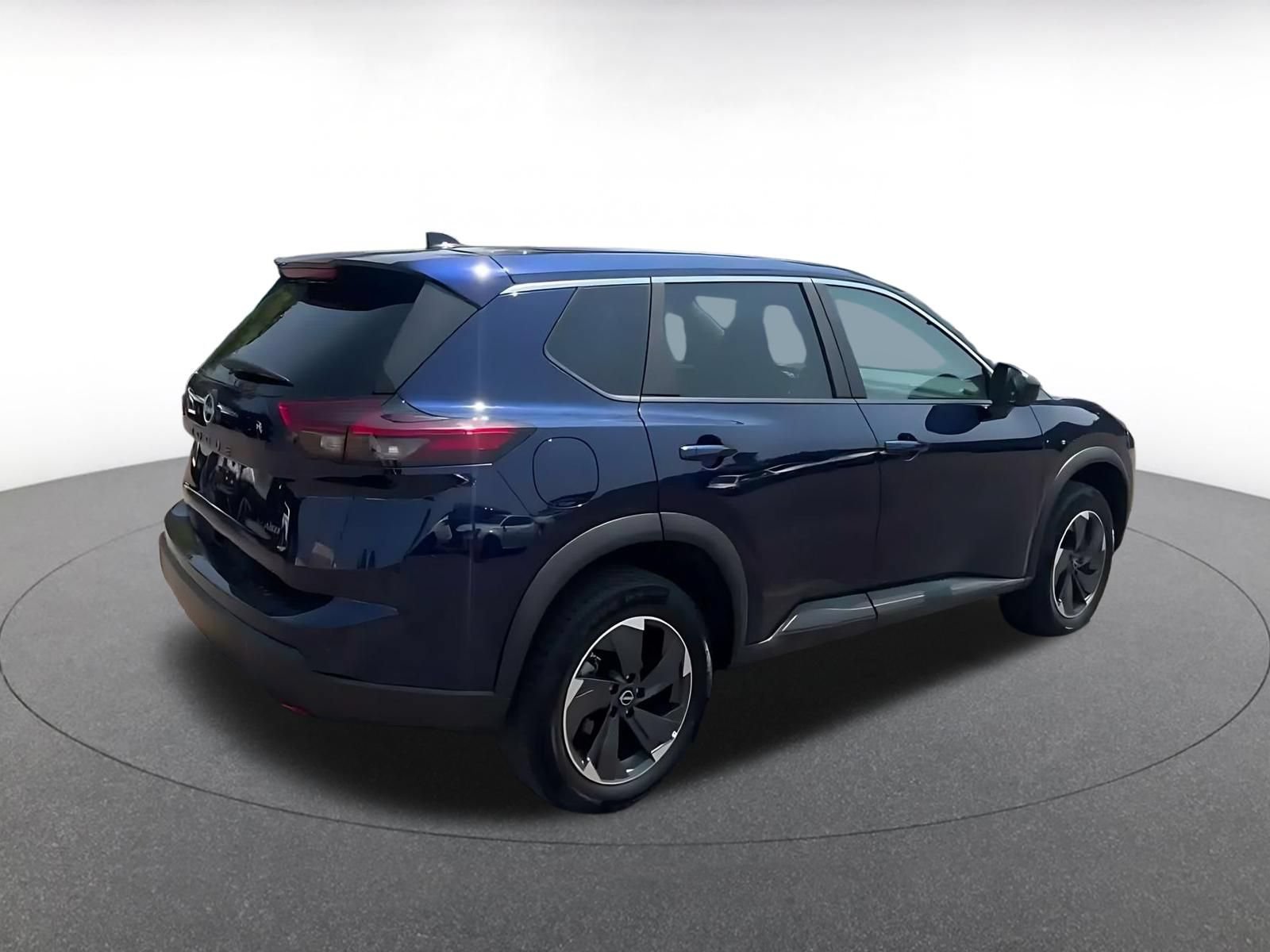 Used 2025 Nissan Rogue SV AWD/4WD image 15