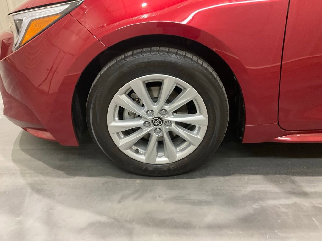 Used 2026 Toyota Corolla LE w/ LE Premium Package image 6