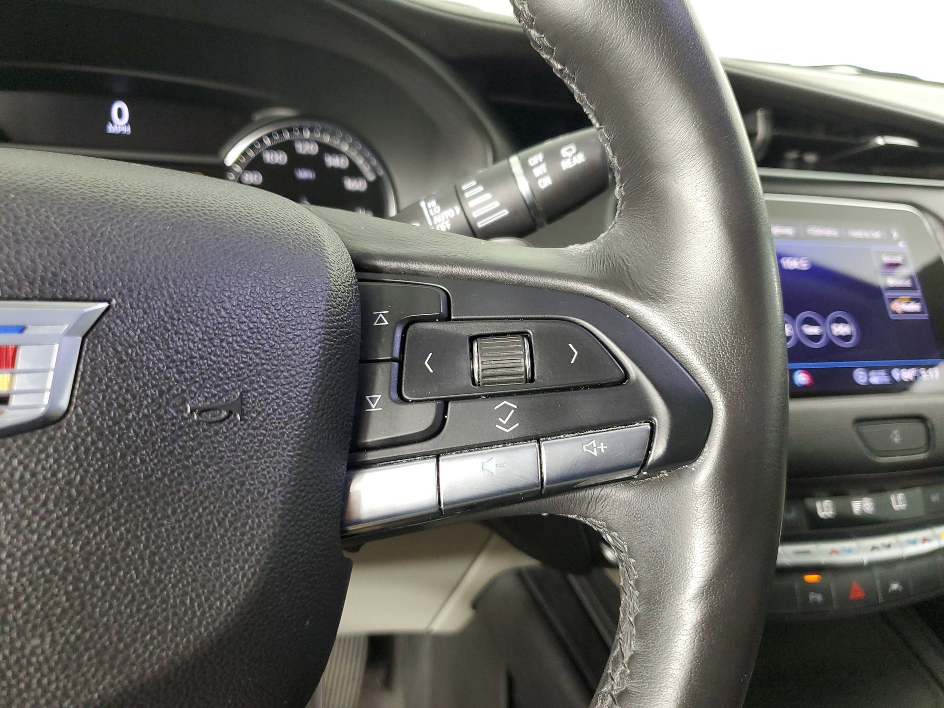 Used 2020 Cadillac XT4 Premium Luxury image 33