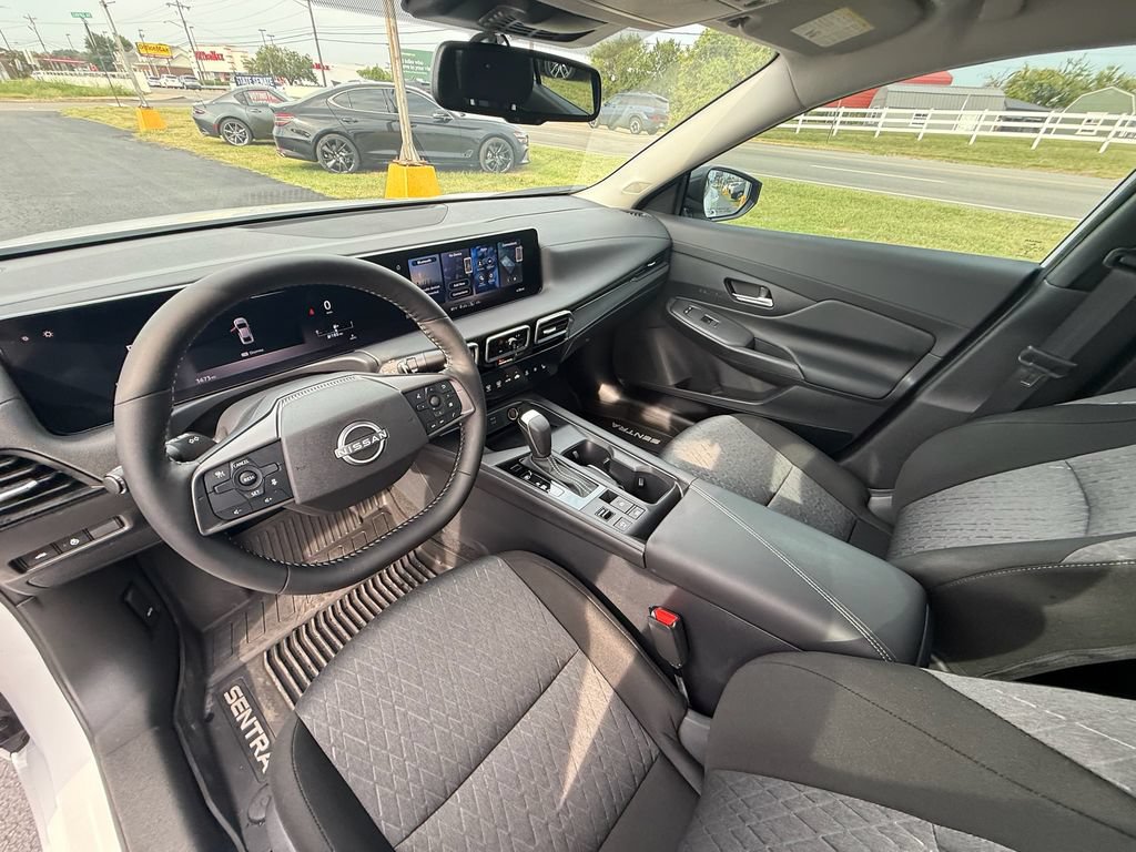 Used 2026 Nissan Sentra SV w/ SV Convenience Package FWD image 14