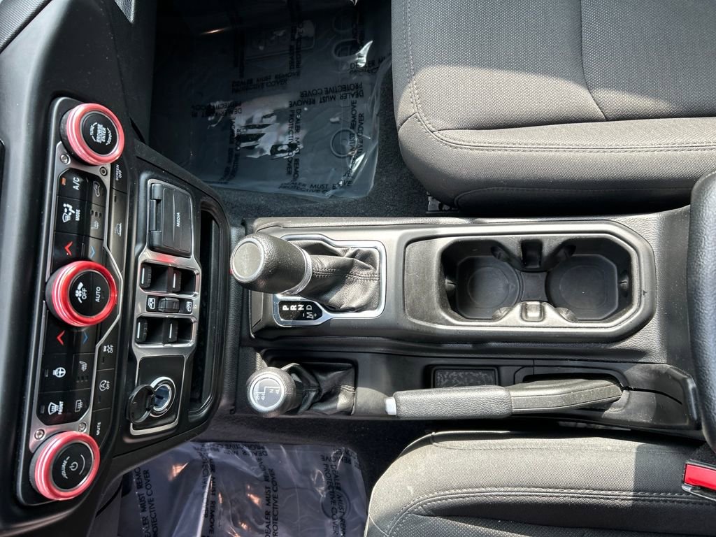 Used 2022 Jeep Gladiator Willys image 16