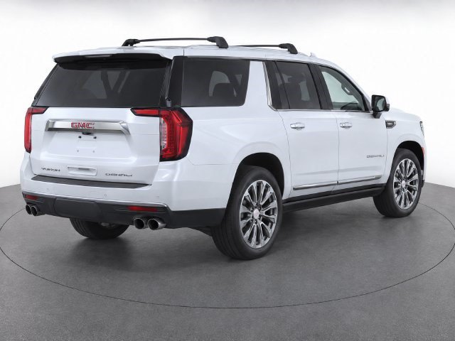 Used 2021 GMC Yukon XL Denali w/ Denali Premium Package AWD/4WD image 3