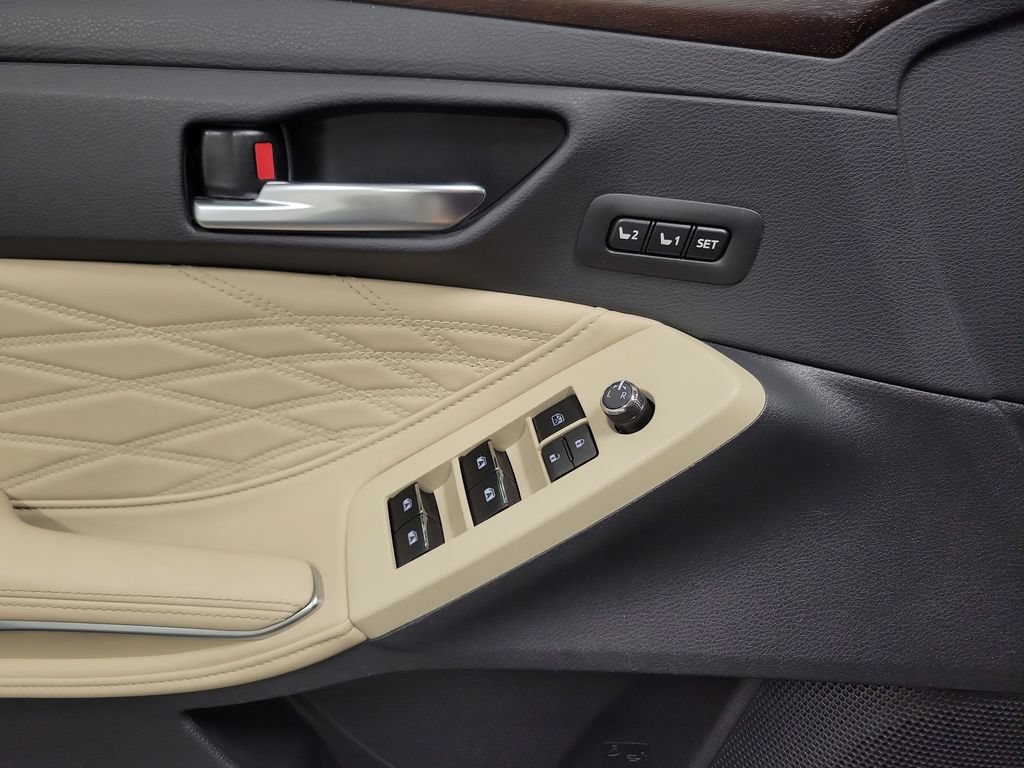 Used 2019 Toyota Avalon Limited w/ Advanced Safety Package FWD image 26