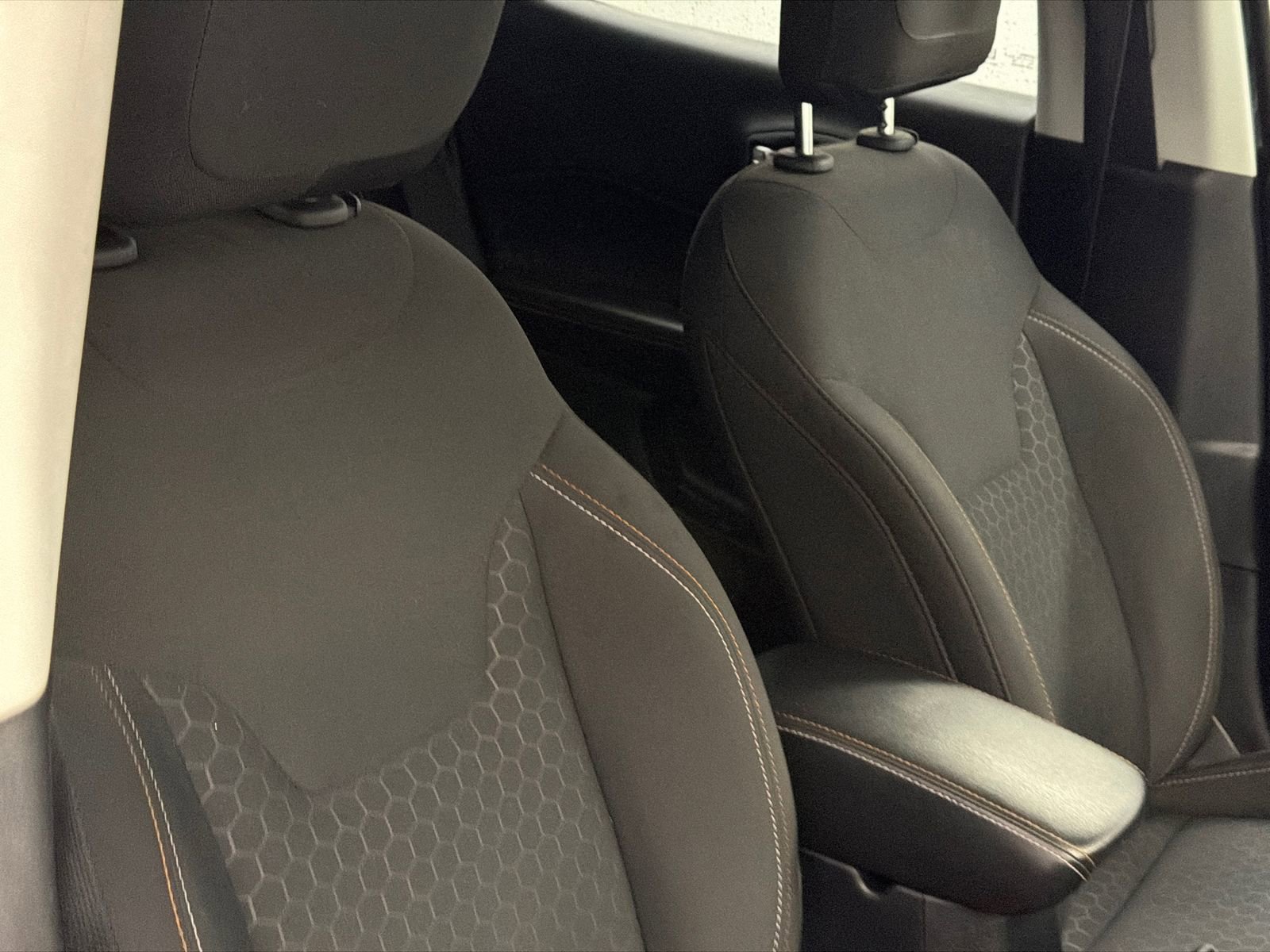 Used 2018 Jeep Compass Sport w/ Cold Weather Group image 9