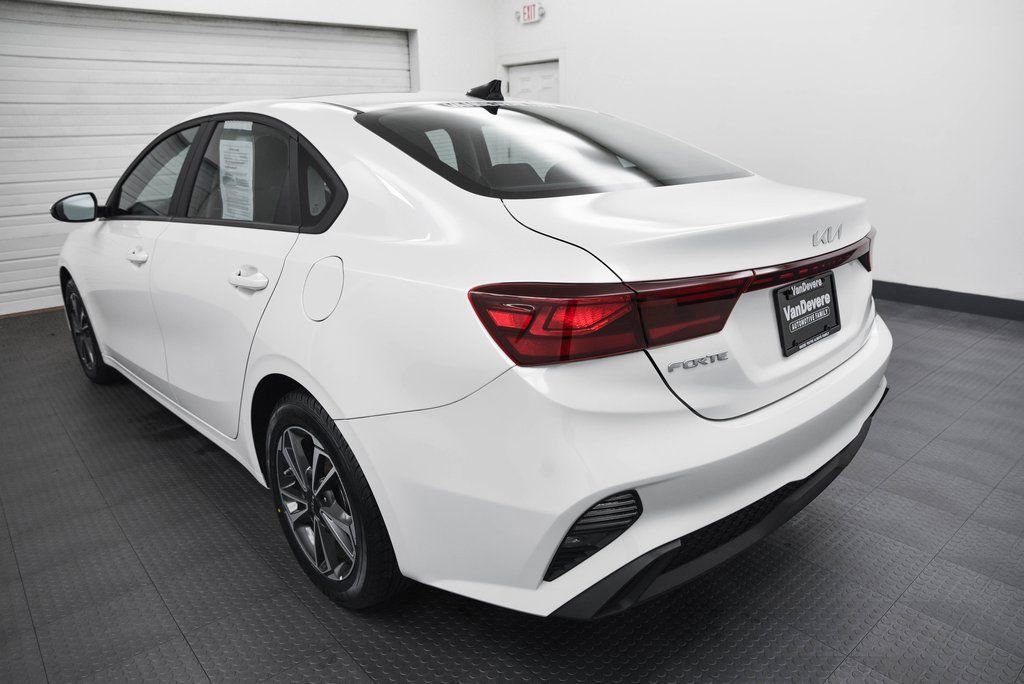 Used 2023 Kia Forte LXS w/ LXS Technology Package image 6