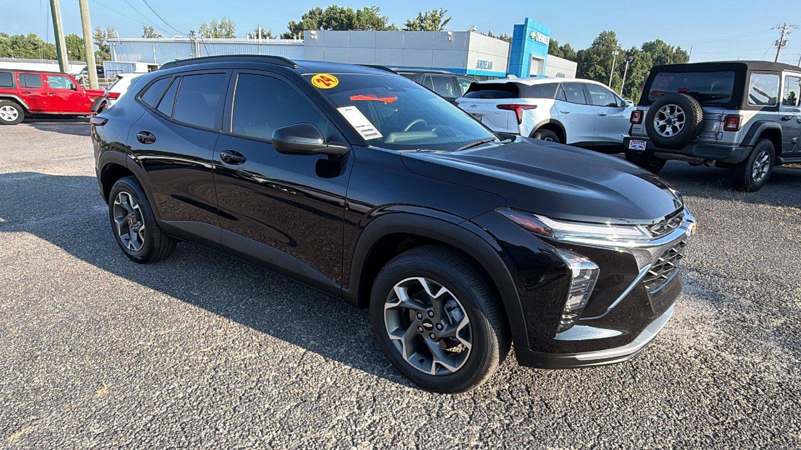 Used 2024 Chevrolet Trax LT w/ Driver Confidence Package FWD image 6