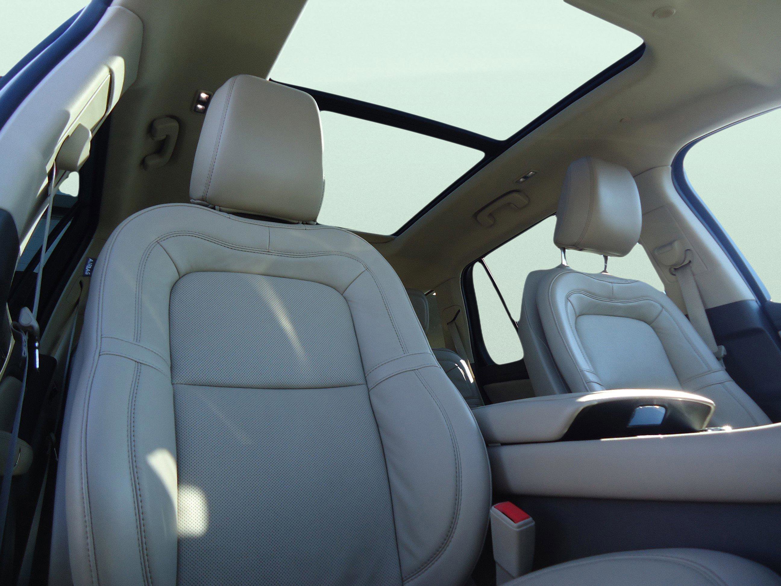 Used 2023 Lincoln Aviator Reserve w/ Class IV Trailer Tow Package image 28