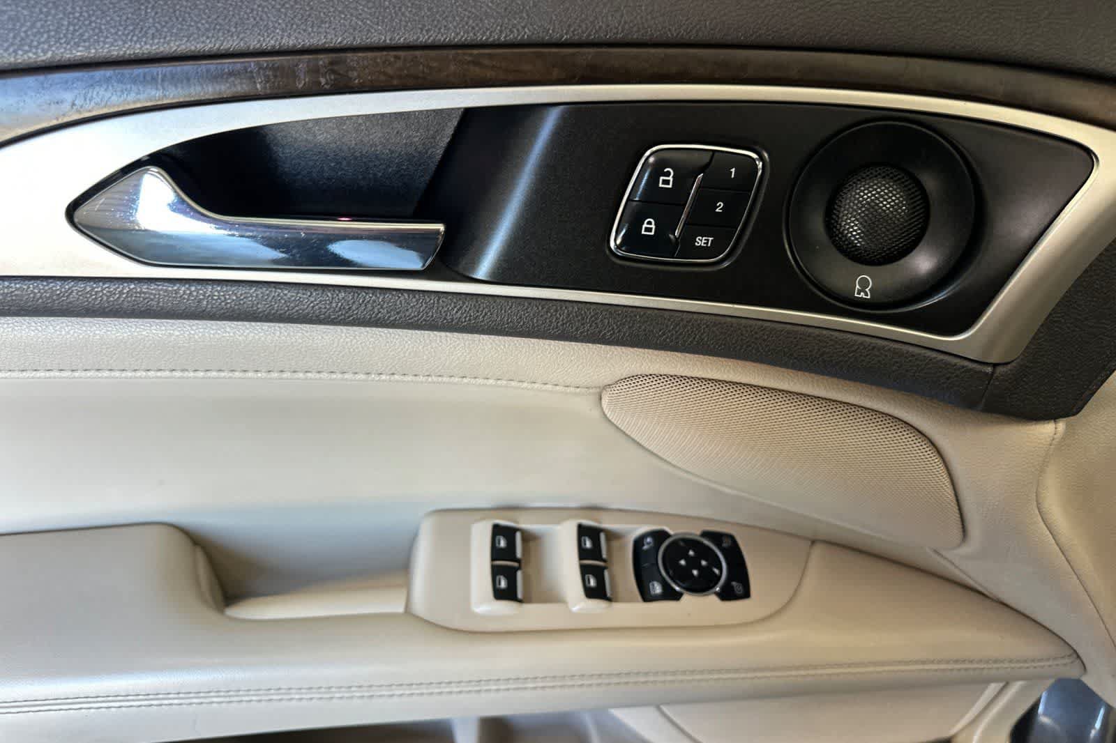Used 2017 Lincoln MKZ Reserve FWD image 13