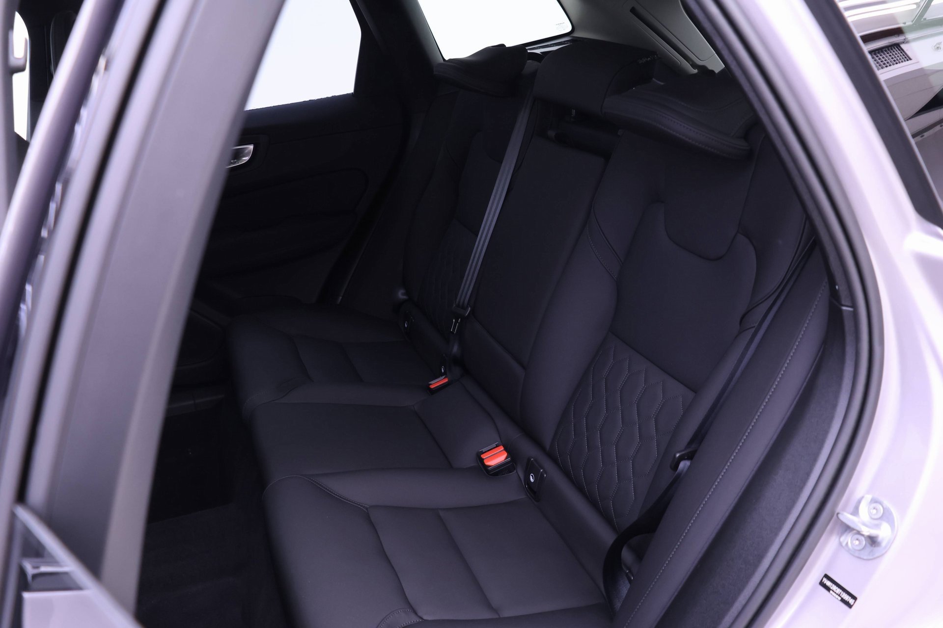 Certified 2026 Volvo XC60 B5 Plus w/ Protection Package Premier image 16