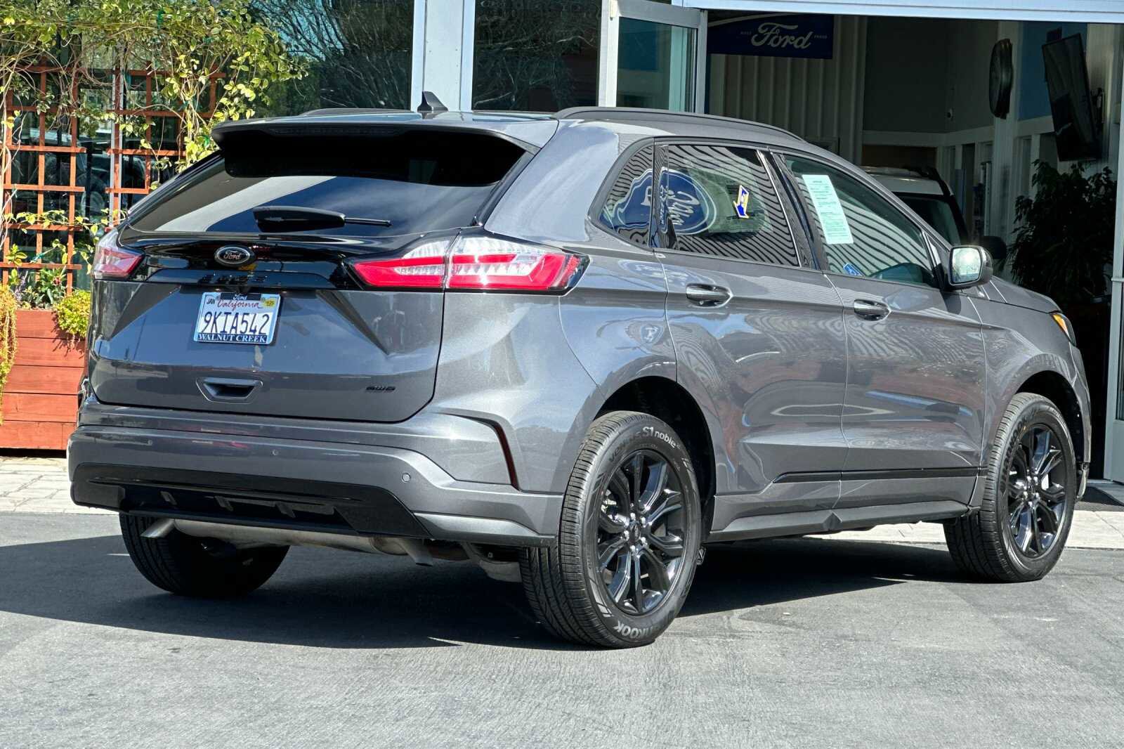 New 2024 Ford Edge SE w/ Black Appearance Package image 4