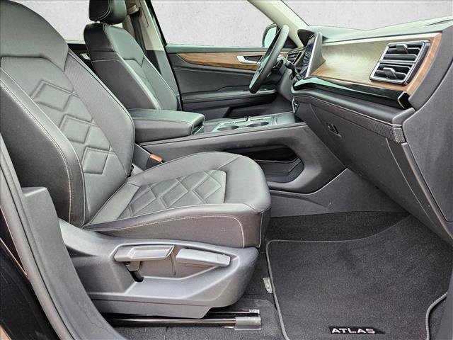 Used 2024 Volkswagen Atlas SE FWD image 21