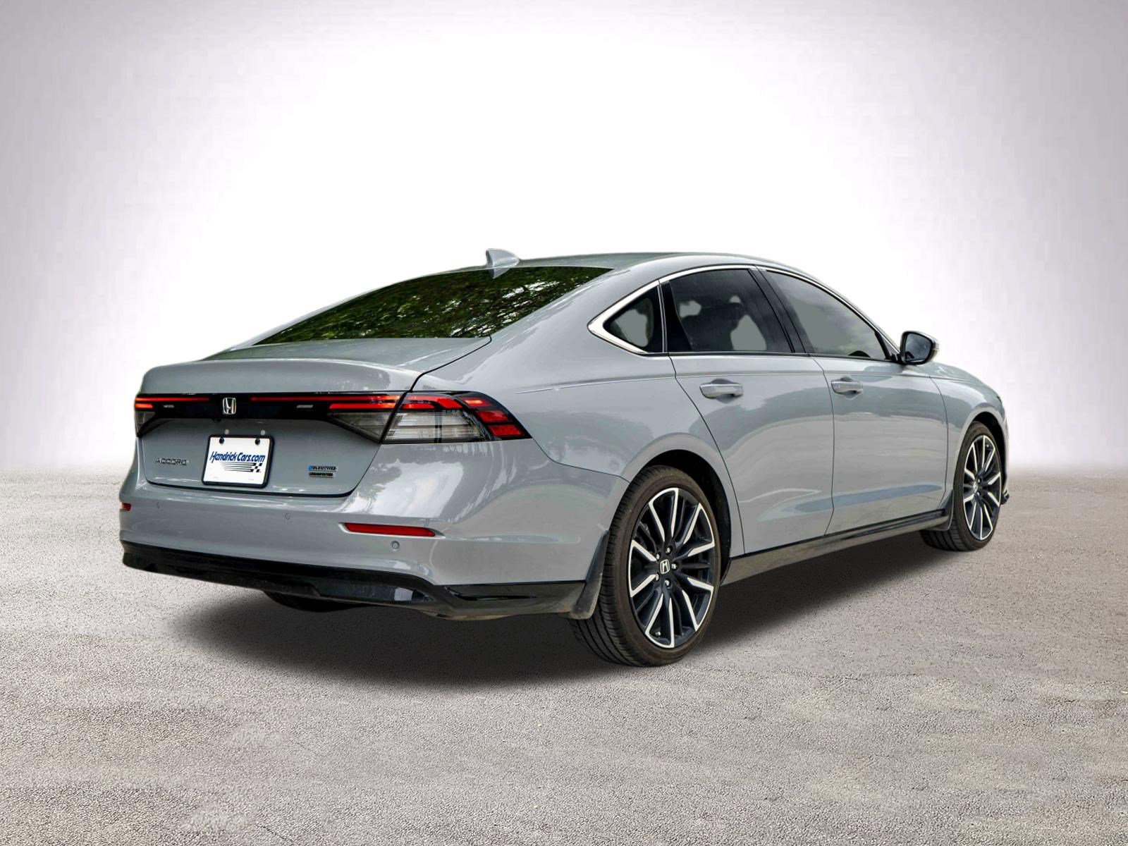 Used 2025 Honda Accord Touring image 9