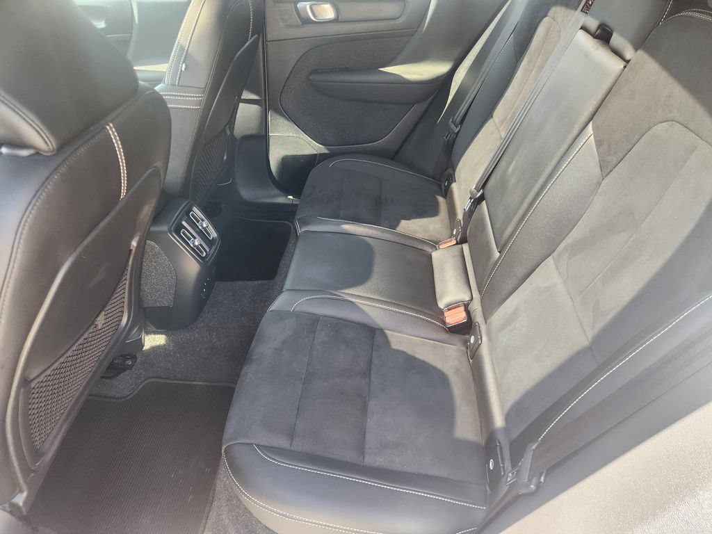 Certified 2023 Volvo C40 P8 Recharge Ultimate AWD/4WD image 11