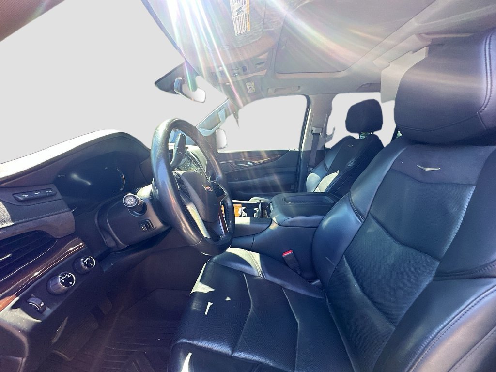 Used 2020 Cadillac Escalade Premium Luxury AWD/4WD image 22